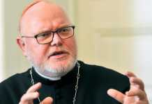 El cardenal Marx dice que bendeciría a parejas homosexuales pero no como si fueran un matrimonio